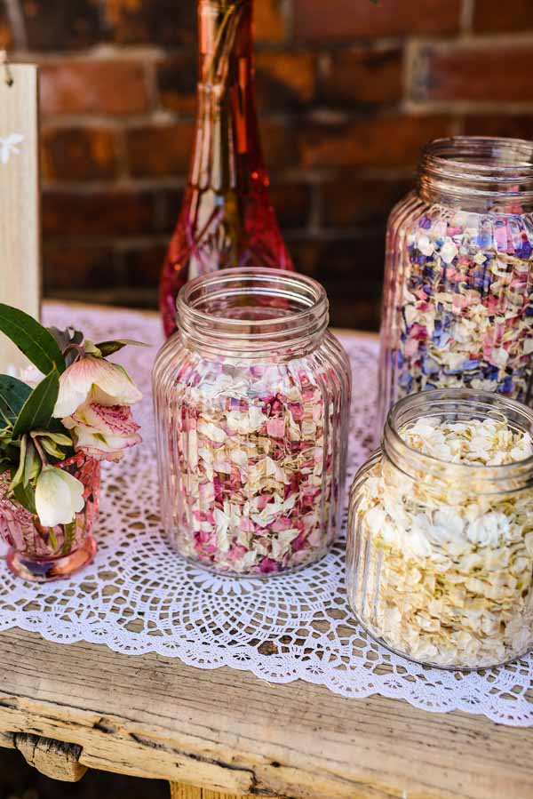 ideas for displaying wedding confetti from the wedding of my dreams (1)