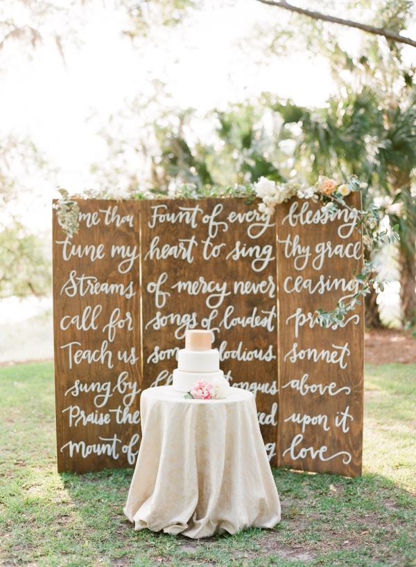 wooden calligraphy scroll cake backdrop