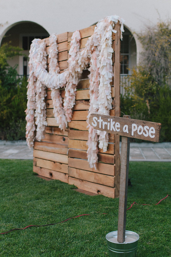 wooden pallet photobooth backdrop