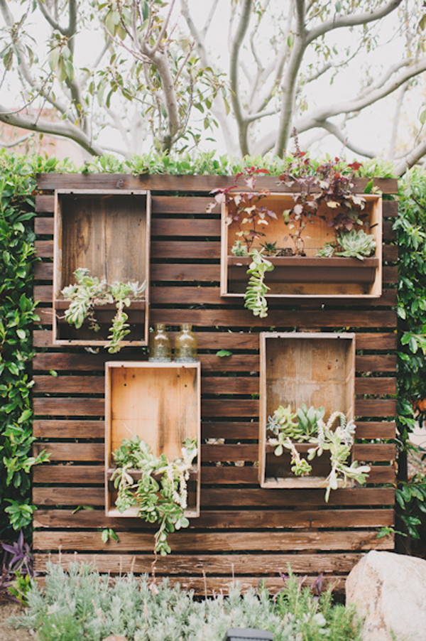 wooden pallet shelving wedding backdrops