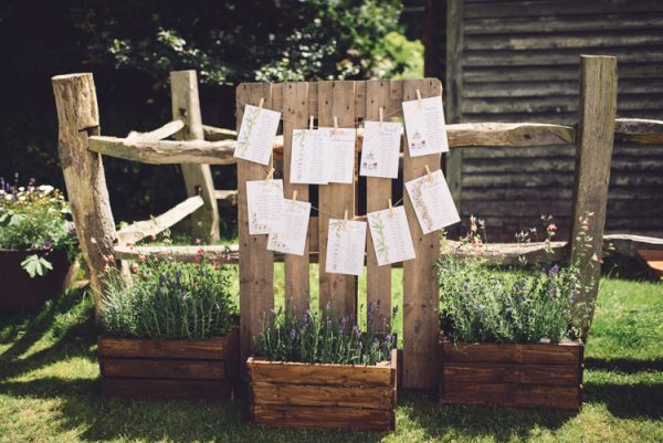 wooden pallet wedding table plan idea