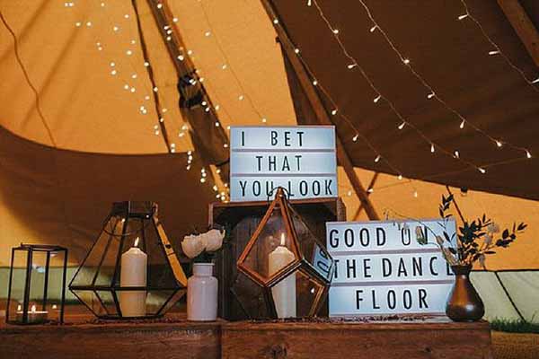 I bet you look good on the dancefloor wedding signs