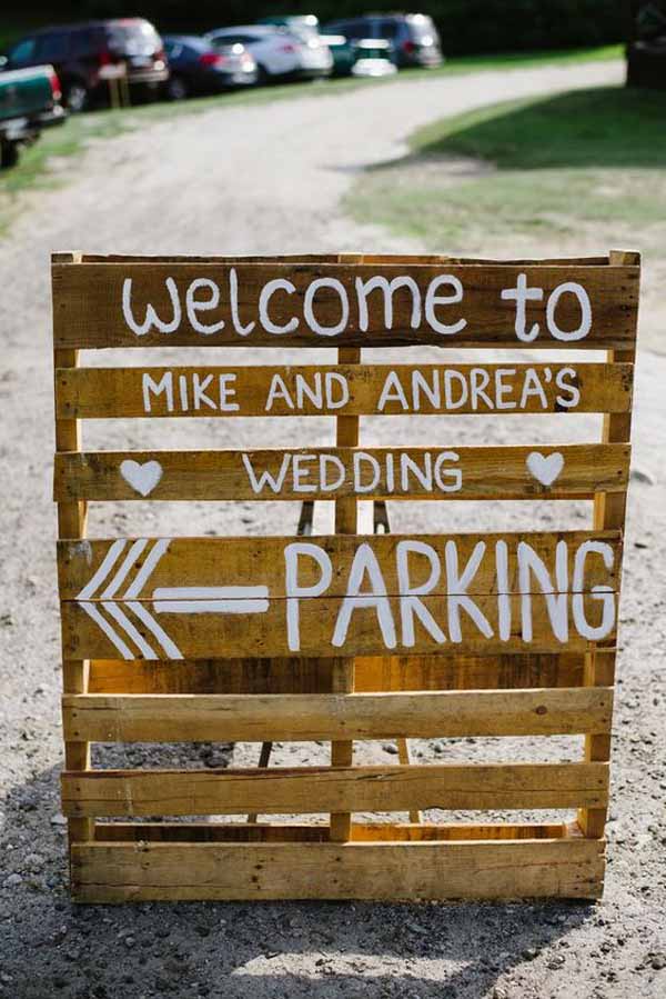 pallet signs wedding parking