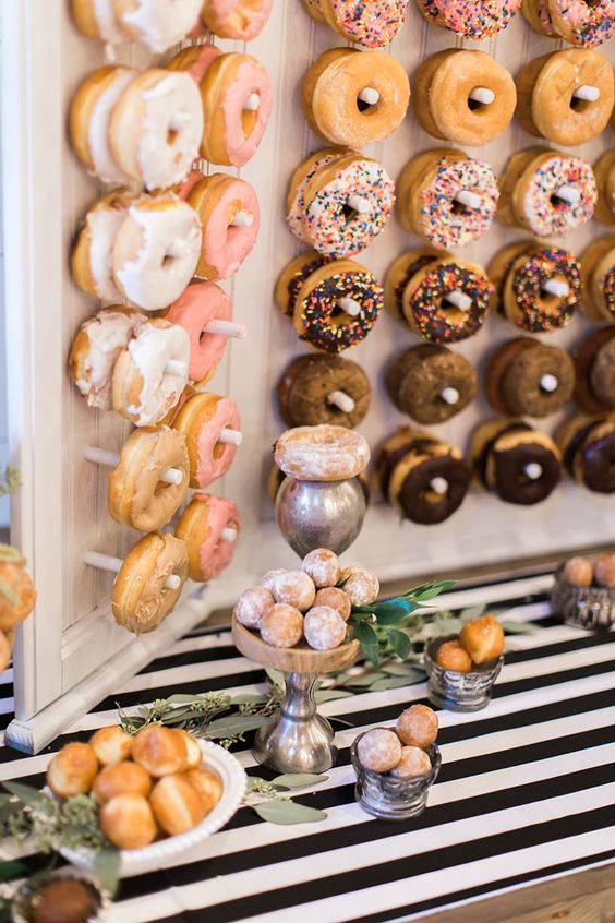 donut wall wedding 