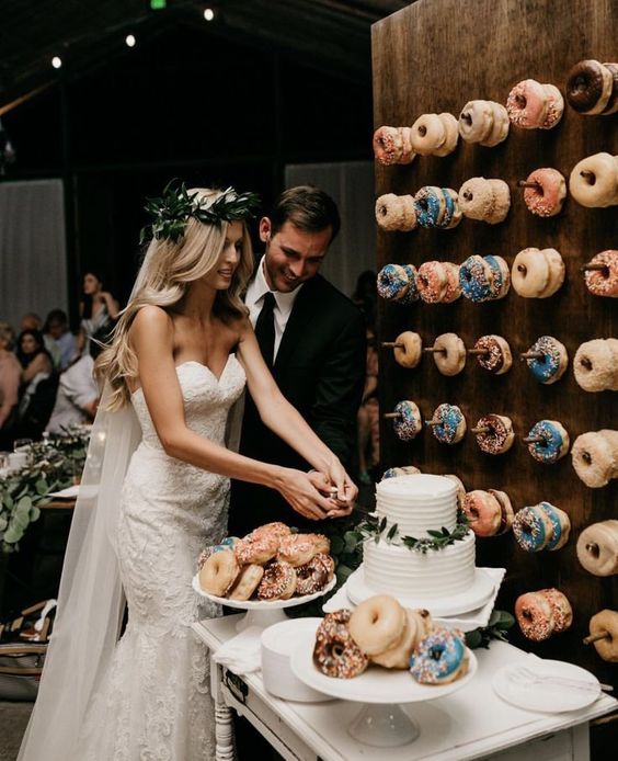 donut wall wedding 