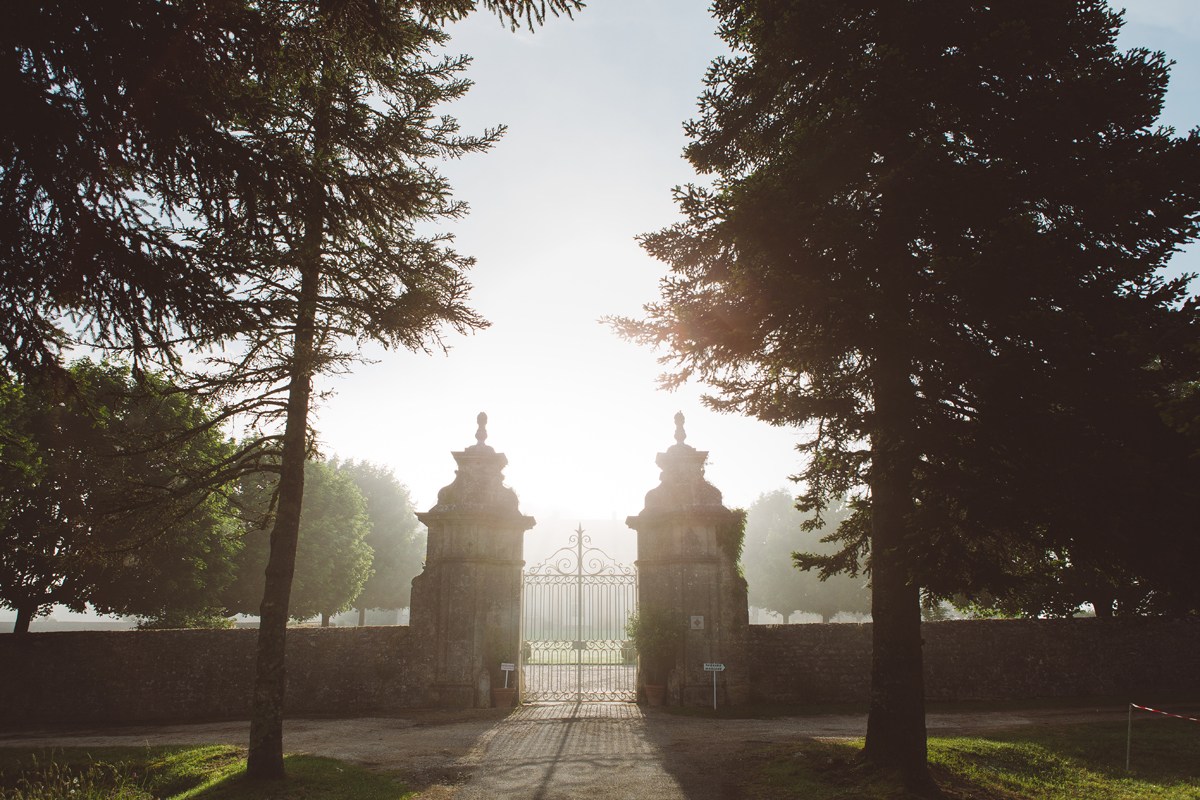 1-A-natural-and-elegant-French-countryside-editorial-featuring-Charlie-Brear-and-Pronovias