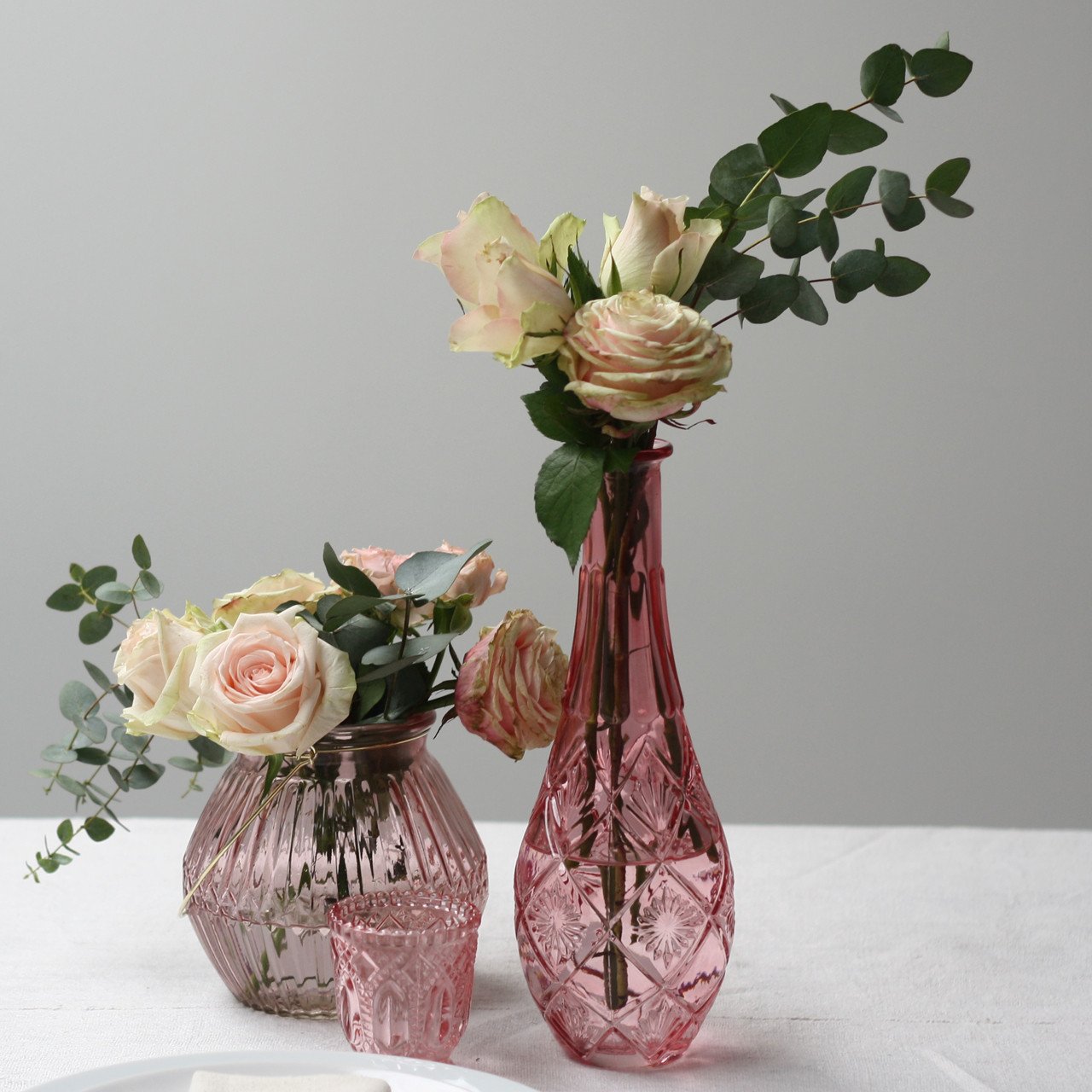 Pink glass vases for weddings