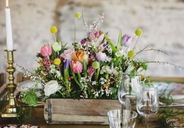 Spring wedding centrepieces in brick moulds by The Wedding of my Dreams