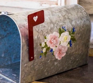wedding mailboxes postboxes american style handpainted with flowers The Wedding of my Dreams
