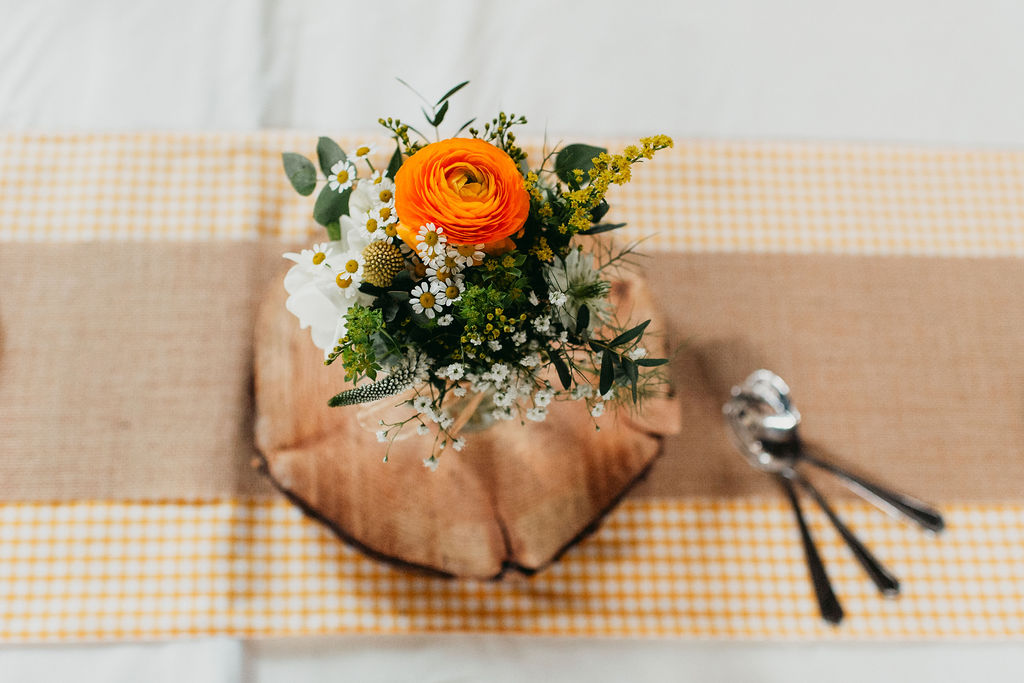 Tree slice rustic wedding centrepieces from The Wedding of my Dreams4