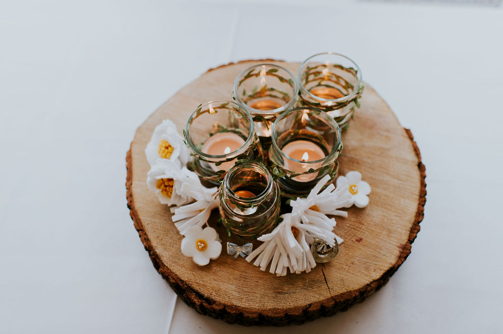 Tree slice rustic wedding centrepieces from The Wedding of my Dreams4