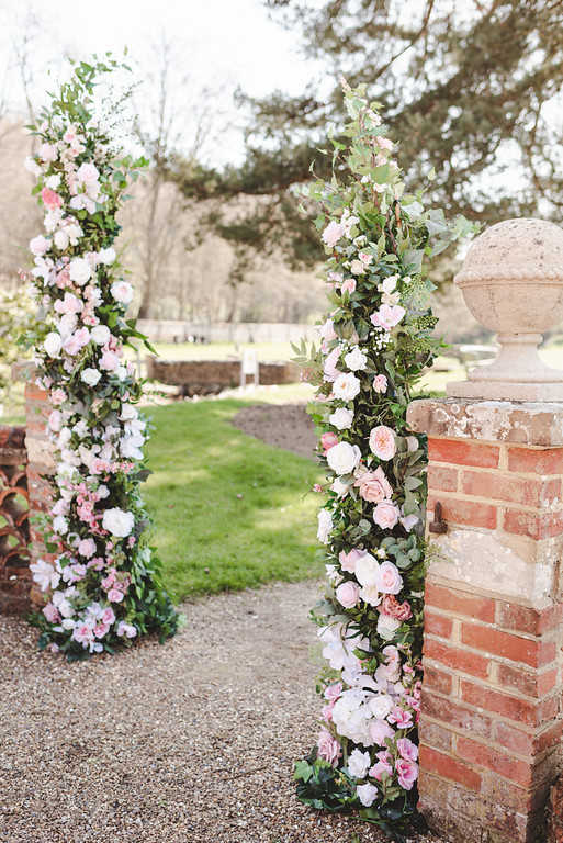 Country garden deconstructed arch pink
