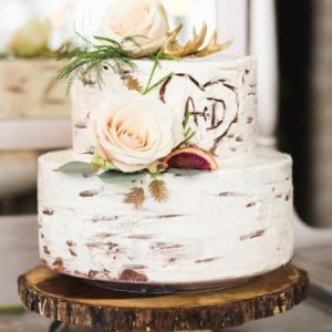 woodland wedding cakes rusticweddingchic.com - keiralemonisphotography.com