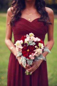 berry red and luxurious navy wedding colour scheme for autumn weddings
