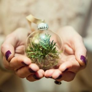 winter wedding favours baubles