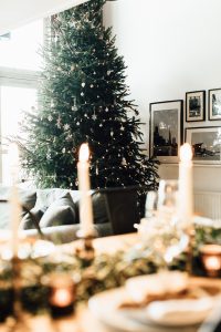Industrial Living loft apartment Christmas Table Styling The Wedding of my Dreams (1)